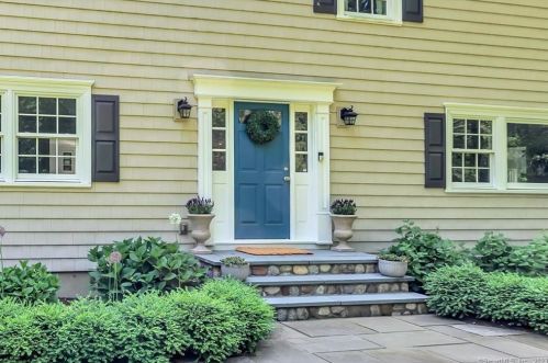 100 Maywood Rd, Norwalk, CT 06850-4423