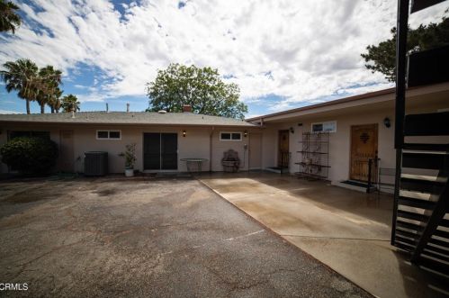 2675 Luray Cir, Simi Valley, CA 93065-1010