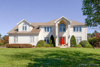 26 Royal Oaks Dr, Bristol, IL 60512-9726
