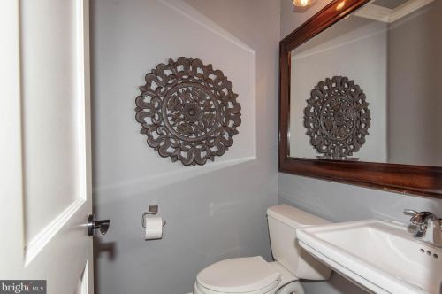 255 Lower Magothy Beach Rd, Severna Park MD  21146-2118 exterior