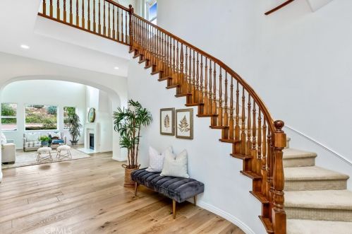 16849 Ridge Cliff Dr, Riverside CA  92503-0251 exterior