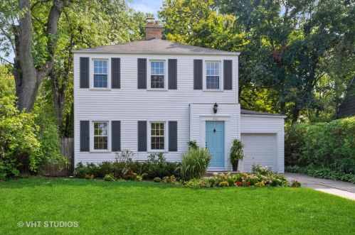 1905 Elmwood Dr, Highland Park, IL 60035-2369