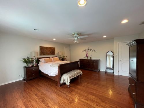 9903 Somerset Ln, Palos Park, IL 60464-1548