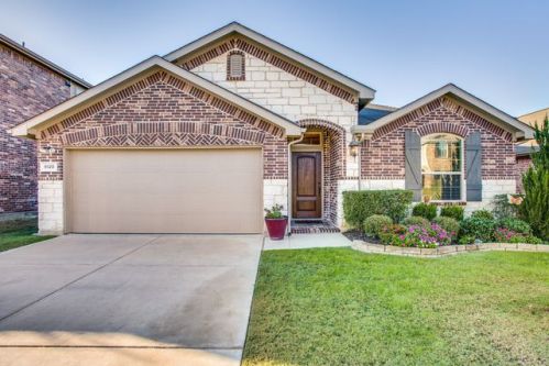 9120 Holliday Ln, Aubrey, TX 76227-8311