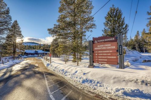 12275 Stockholm Way, Truckee CA  96161-6945 exterior