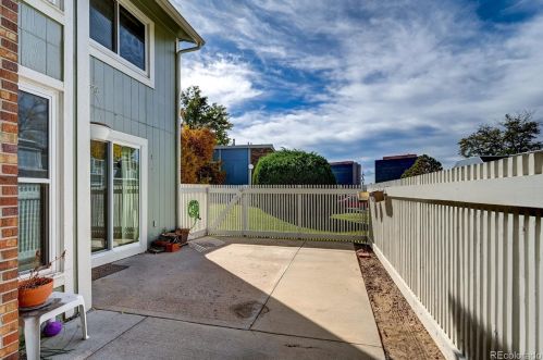 3012 Macon Cir, Aurora, CO 80014-3092