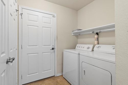 2431 Arbor Ct, Irving TX  75060-6568 exterior