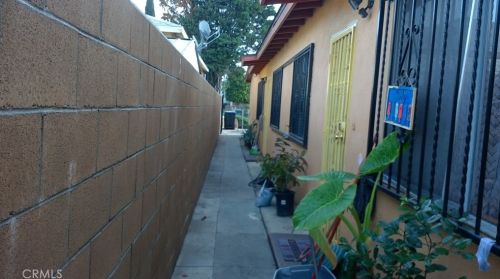 9231 San Gabriel Ave, South Gate, CA 90280-4717