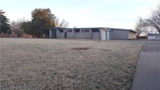 2009 Carolina Ave, Chickasha, OK 73018-6913