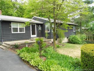 50 Hanover St, Wallingford, CT 06492-1611