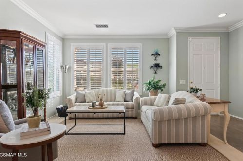 939 Red Pine Dr, Simi Valley, CA 93065-7233