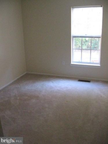 10190 Sassafras Woods Ct, Springfield VA  22015-2700 exterior