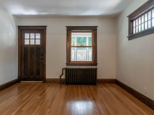 784 Aldine St, Saint Paul, MN 55104-1104