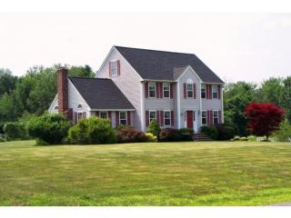 24 Diamond Hill Dr, Pelham, NH 03076-3568