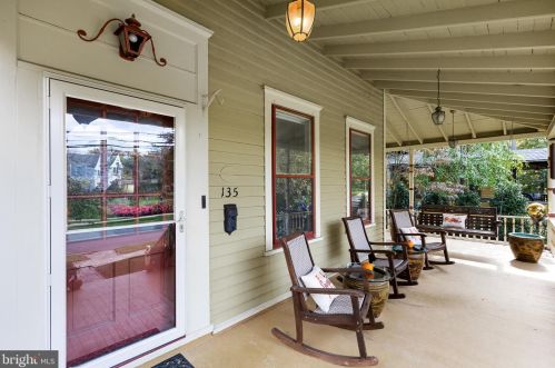 135 Warwick Rd, Tavistock NJ  08033-3706 exterior