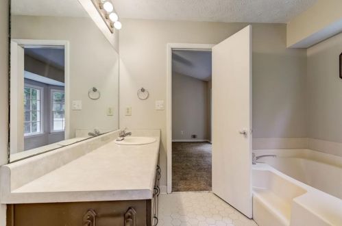 490 Cowan Trl, Stockbridge GA  30281-2853 exterior