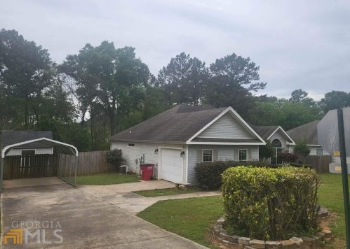 121 Crestwood Cir, Lithonia, GA 31028-1409