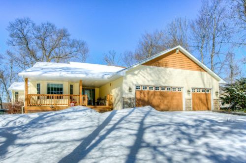 23820 Mackenzie St, Stacy, MN 55079-8307