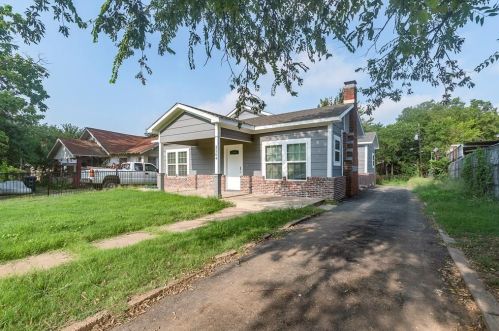 2504 Vogt St, Fort Worth, TX 76105-4106