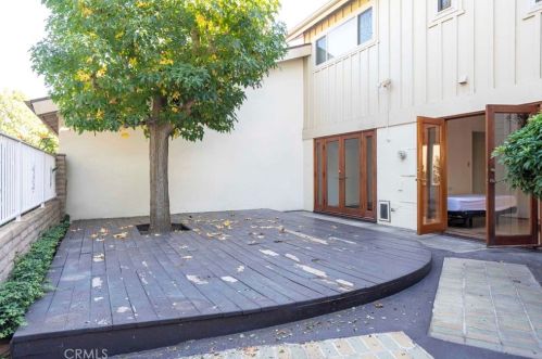 8 Spicewood Way, Irvine CA  92612-2721 exterior