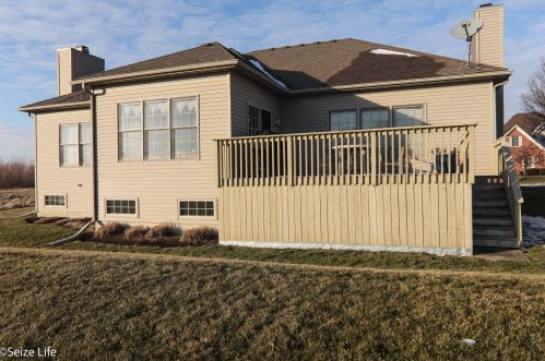 307 Schmidt Dr, Pingree Grove IL  60140-8273 exterior