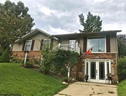 504 Stout St, Lake Ridge WV  26330-1430 exterior