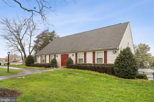 12189 Cinnamon St, Woodbridge VA  22192-1707 exterior