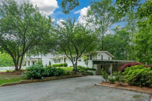 2482 Cove Cir, Atlanta, GA 30319-3704