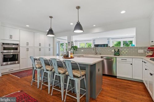 80 Robert Rd, Princeton NJ  08540-5333 exterior