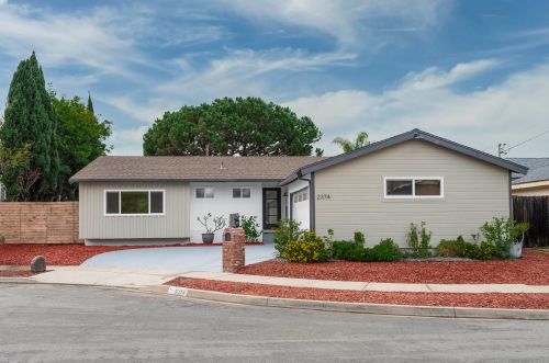2374 Chenault St, San Diego, CA 92123-3923