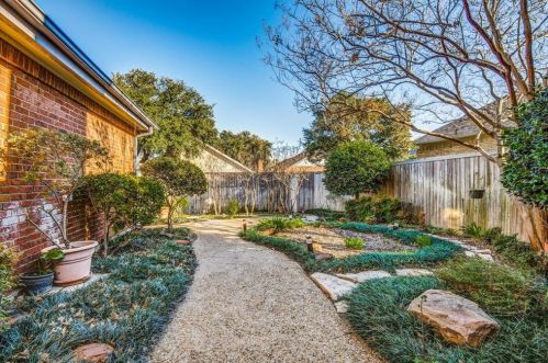 1005 Murl Dr, Irving TX  75062-8010 exterior