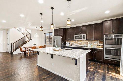 4820 Versailles St, Denver CO  80015-6801 exterior