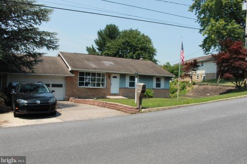 1159 Loop Dr, Harrisburg, PA 17112-2158
