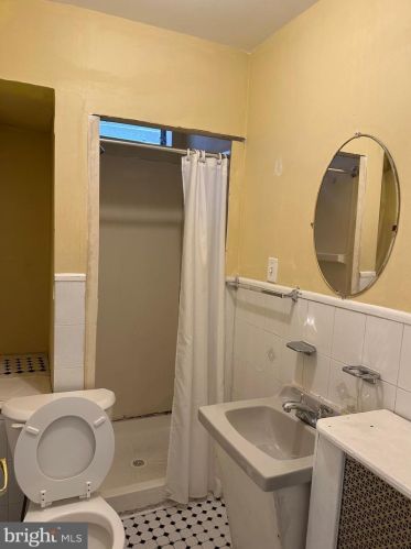 1839 4 St, Philadelphia PA 19122-2202 exterior