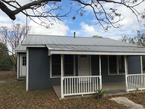 308 Schlemmer St, Uhland, TX