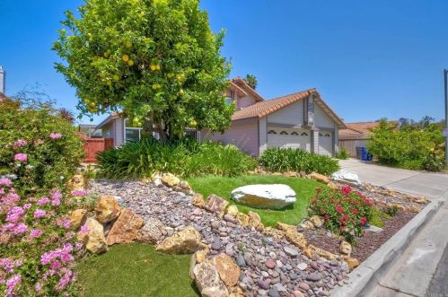 2308 Back Nine St, Oceanside, CA 92056-1701