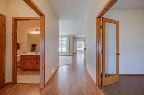 405 Wellington Cir, Saint Cloud, MN 56387-4519
