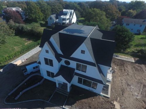 4 Chartier Cir, Middletown RI  02840-3724 exterior