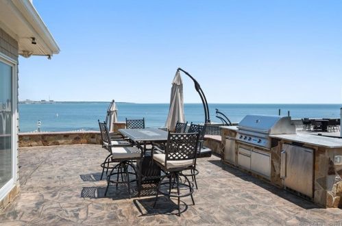2 Sea Breeze Ave, Niantic CT  06357-3415 exterior