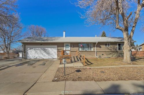 998 Nucla St, Denver, CO 80011-4343