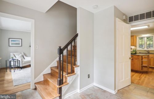 1221 Pinecrest Cir, Silver Spring MD 20910-1626 exterior