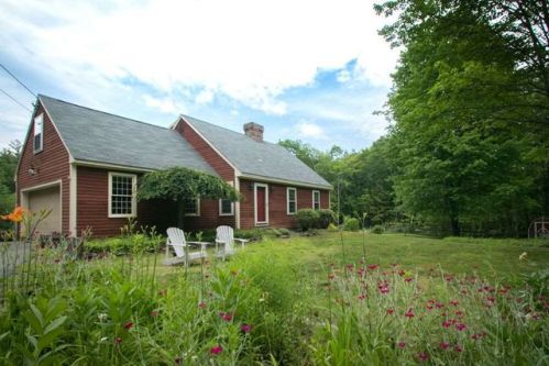 17 Swain Rd, Barrington, NH 03825-3414
