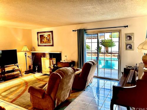 3671 Skylark Dr, Riverside, CA 92505-3630