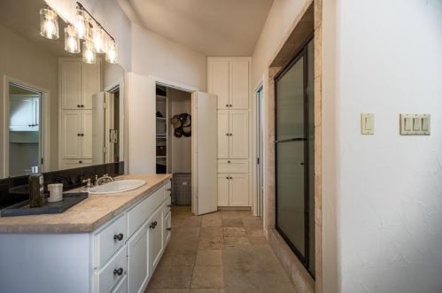 716 Commons Frd Rd, Austin TX  78733-2410 exterior
