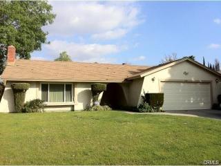 910 Renee St, Redlands, CA 92374-3836