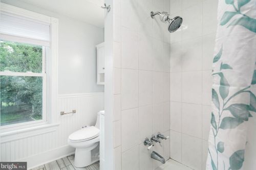 109 Center St, Tavistock NJ  08033-1803 exterior