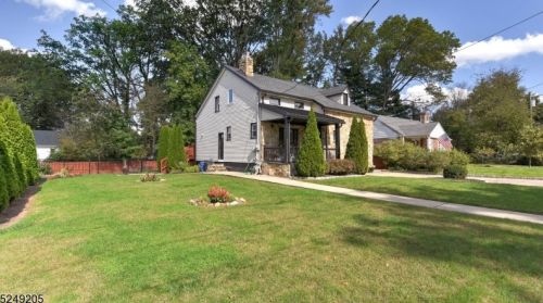 12 Hickory St, Cranford, NJ 07016-3045
