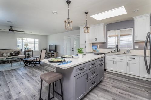 7205 San Luis St, Carlsbad, CA 92011-4621