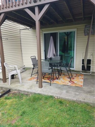 1251 Washington St, Middletown CT  06457-2924 exterior