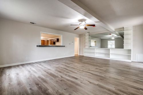 1612 Warren Ln, Fort Worth TX  76112-3430 exterior